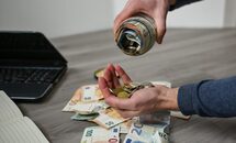 c9ae718d-48c9-4323-940c-3914c40a6e9e